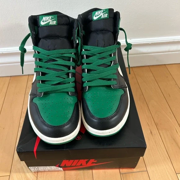 Men’s Air Jordan 1 Retro High OG size 10. Comes with original box. - Picture 3 of 6